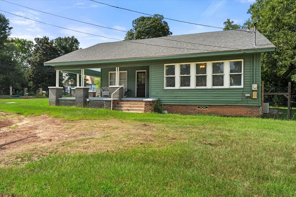402 Market Street Grapeland, TX 75844
