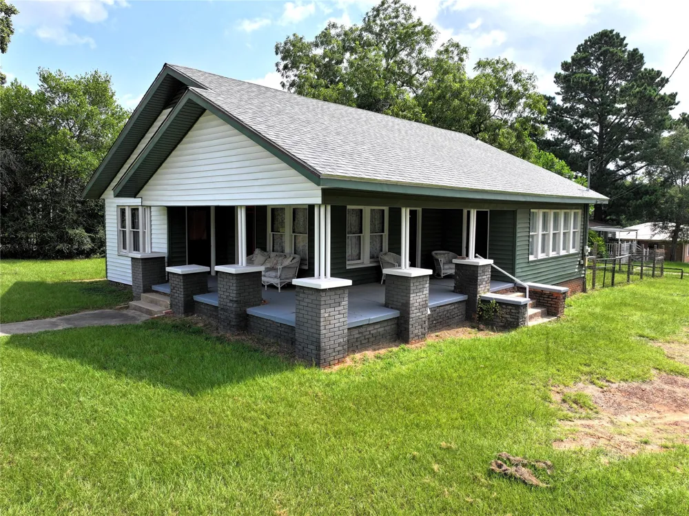 402 Market Street Grapeland, TX 75844