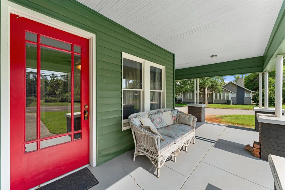 402 Market Street Grapeland, TX 75844