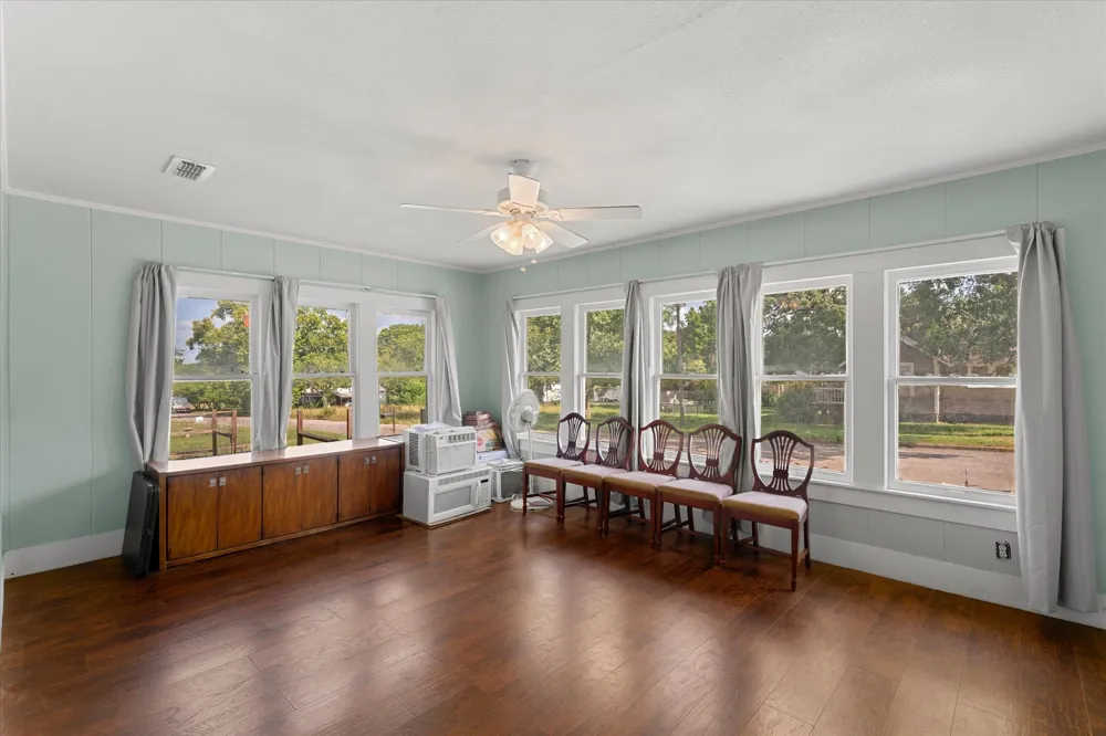 402 Market Street Grapeland, TX 75844
