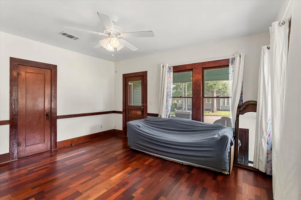 402 Market Street Grapeland, TX 75844