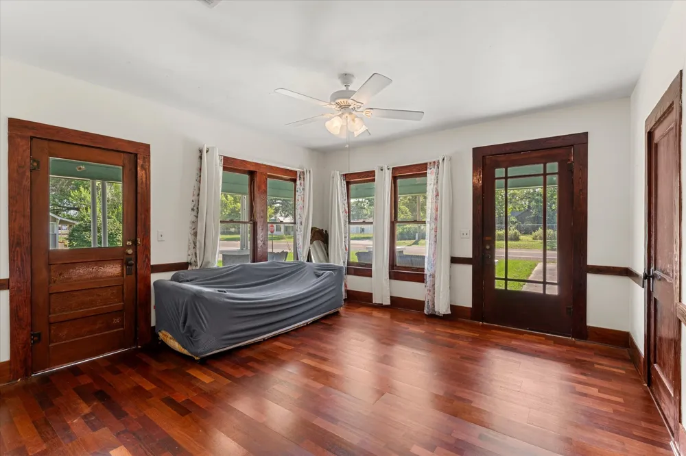402 Market Street Grapeland, TX 75844