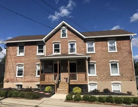 372 VERPLANCK AVENUE #1