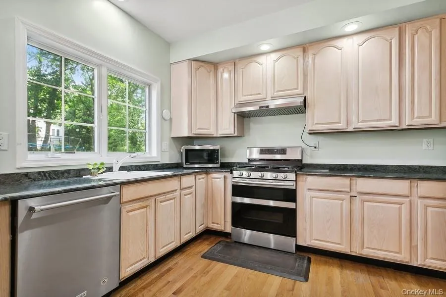 921 Shore Acres Drive Mamaroneck, NY 10543