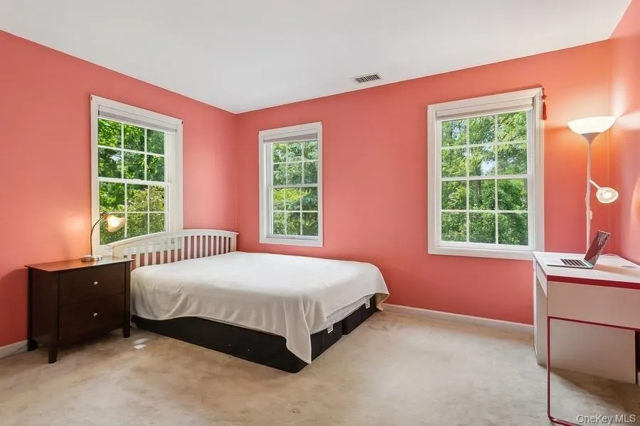 921 Shore Acres Drive Mamaroneck, NY 10543