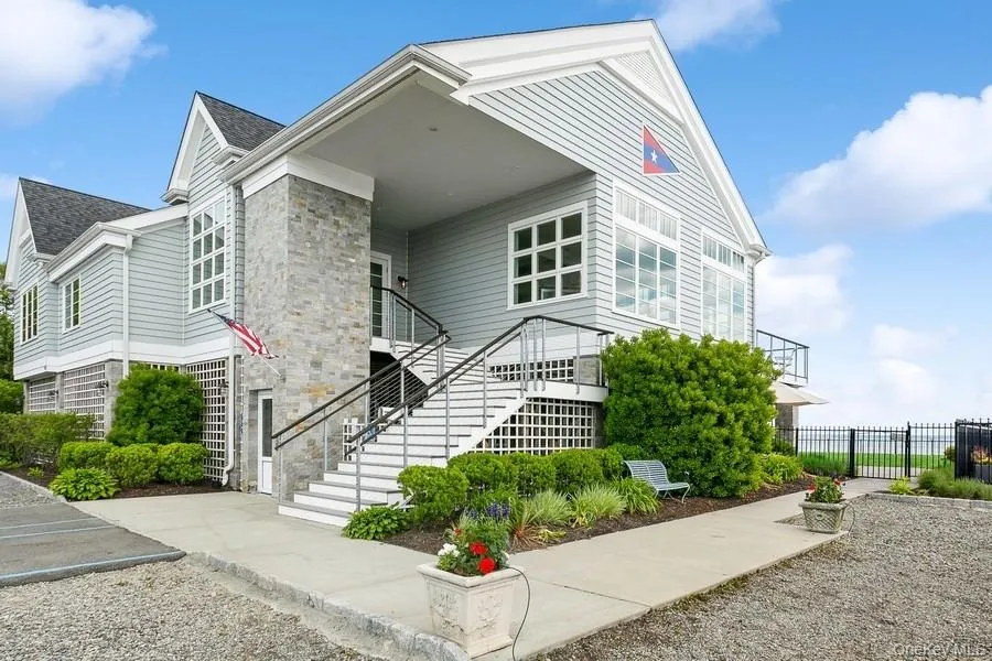 921 Shore Acres Drive Mamaroneck, NY 10543
