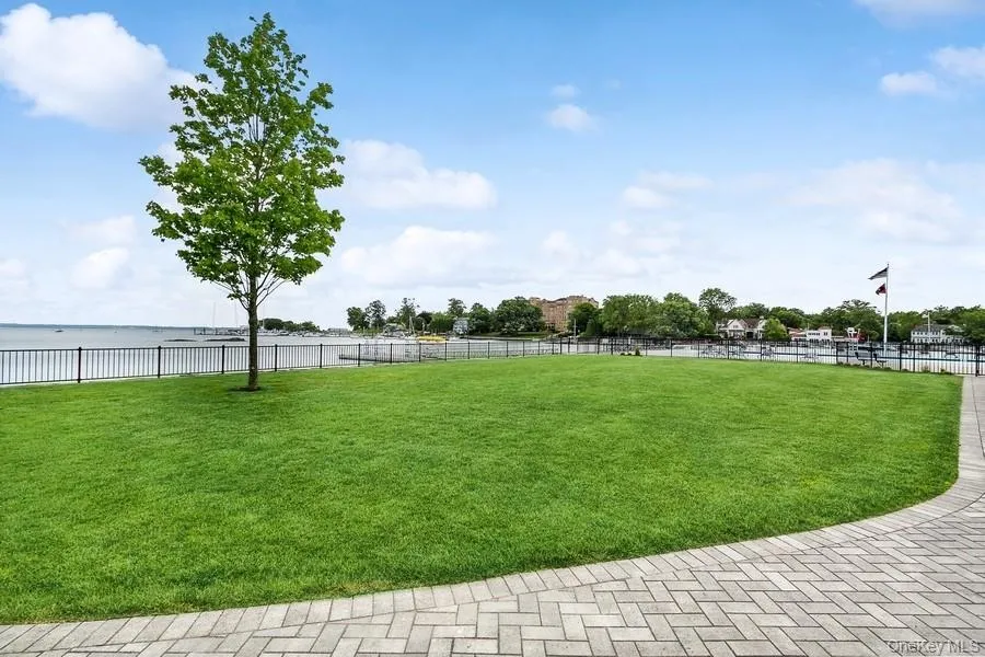 921 Shore Acres Drive Mamaroneck, NY 10543