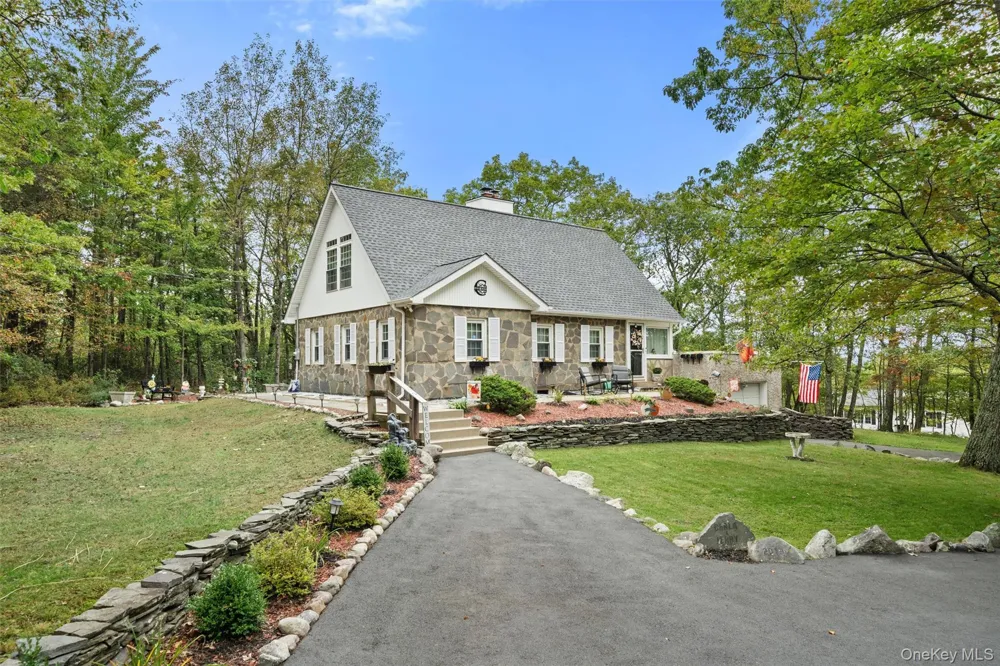17 Nightingale Trail E Wurtsboro, NY 12790