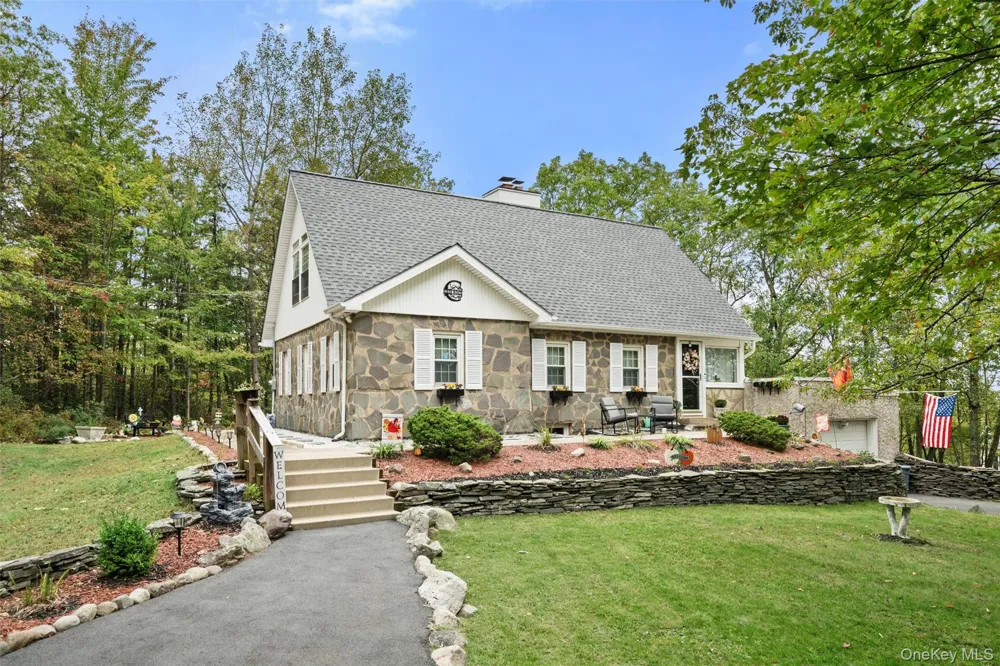 17 Nightingale Trail E Wurtsboro, NY 12790