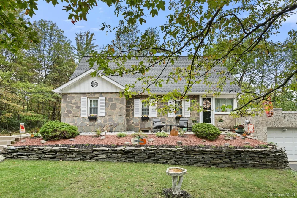 17 Nightingale Trail E Wurtsboro, NY 12790
