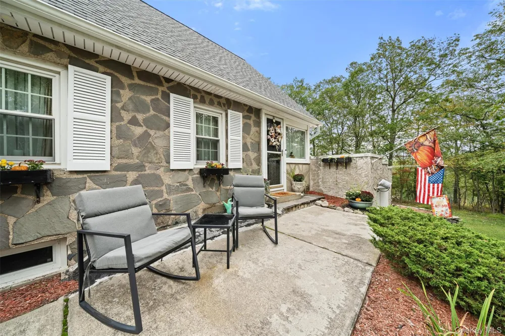 17 Nightingale Trail E Wurtsboro, NY 12790