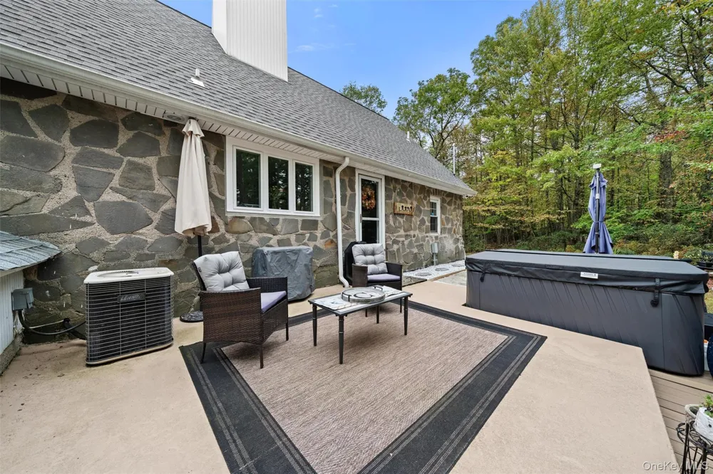 17 Nightingale Trail E Wurtsboro, NY 12790