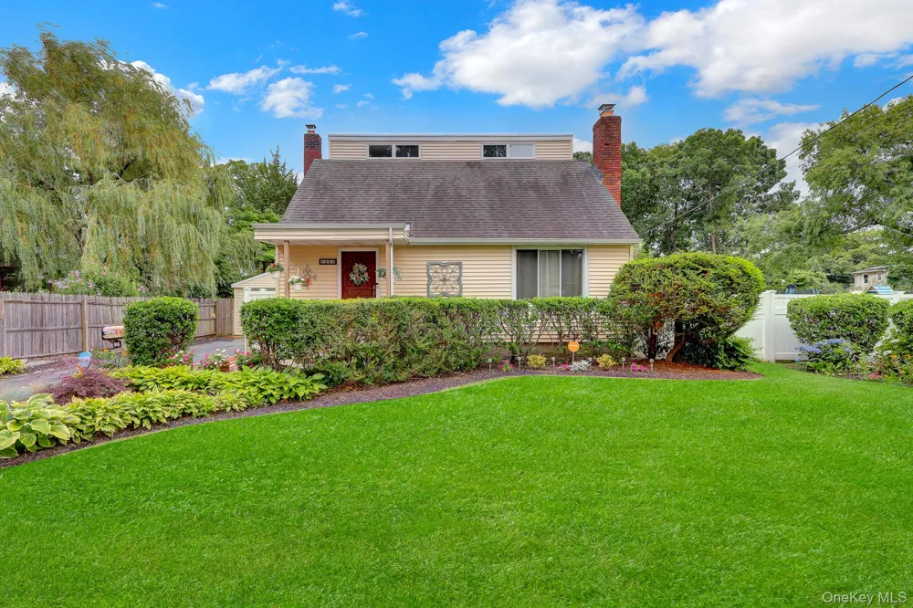 96 Chenango Drive Bay Shore, NY 11706