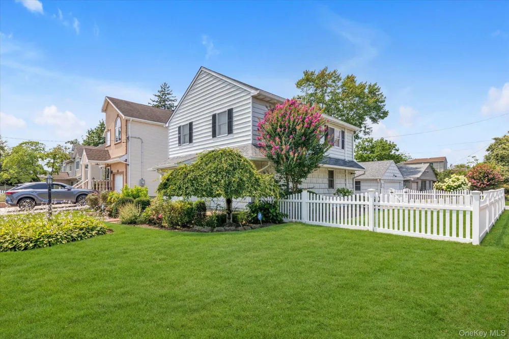810 Ibsen Street Woodmere, NY 11598