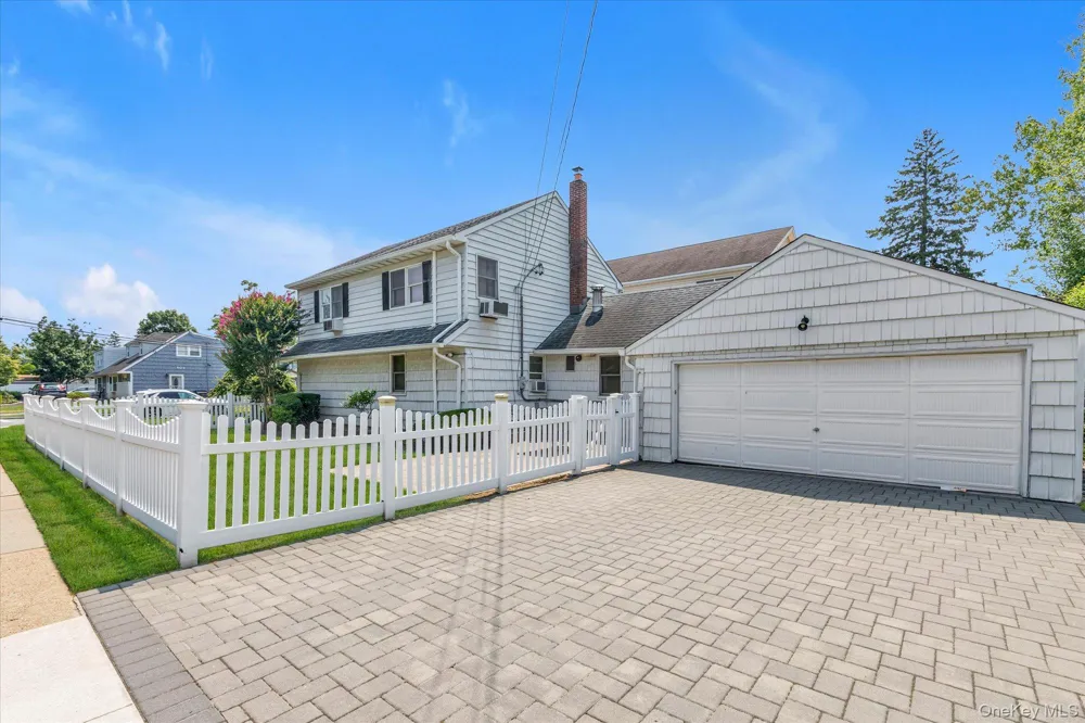 810 Ibsen Street Woodmere, NY 11598