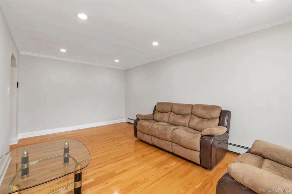 810 Ibsen Street Woodmere, NY 11598