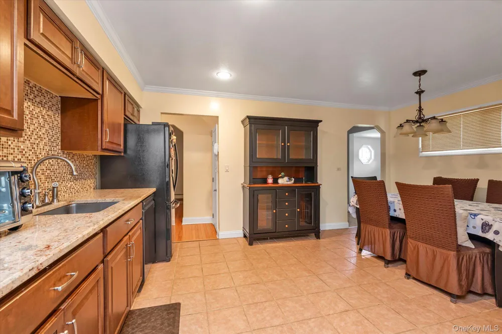 810 Ibsen Street Woodmere, NY 11598