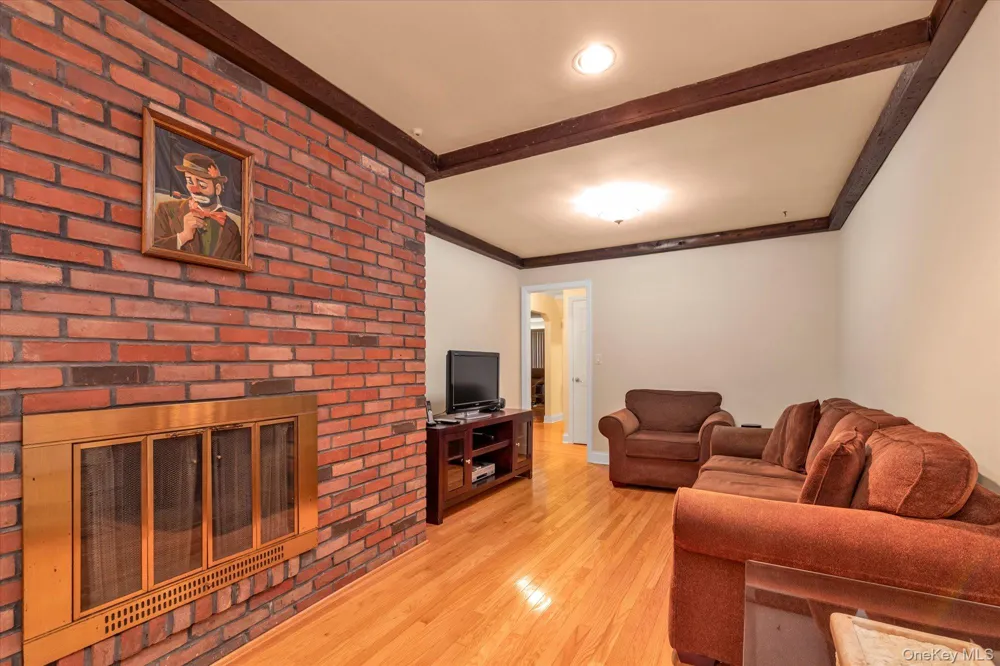 810 Ibsen Street Woodmere, NY 11598