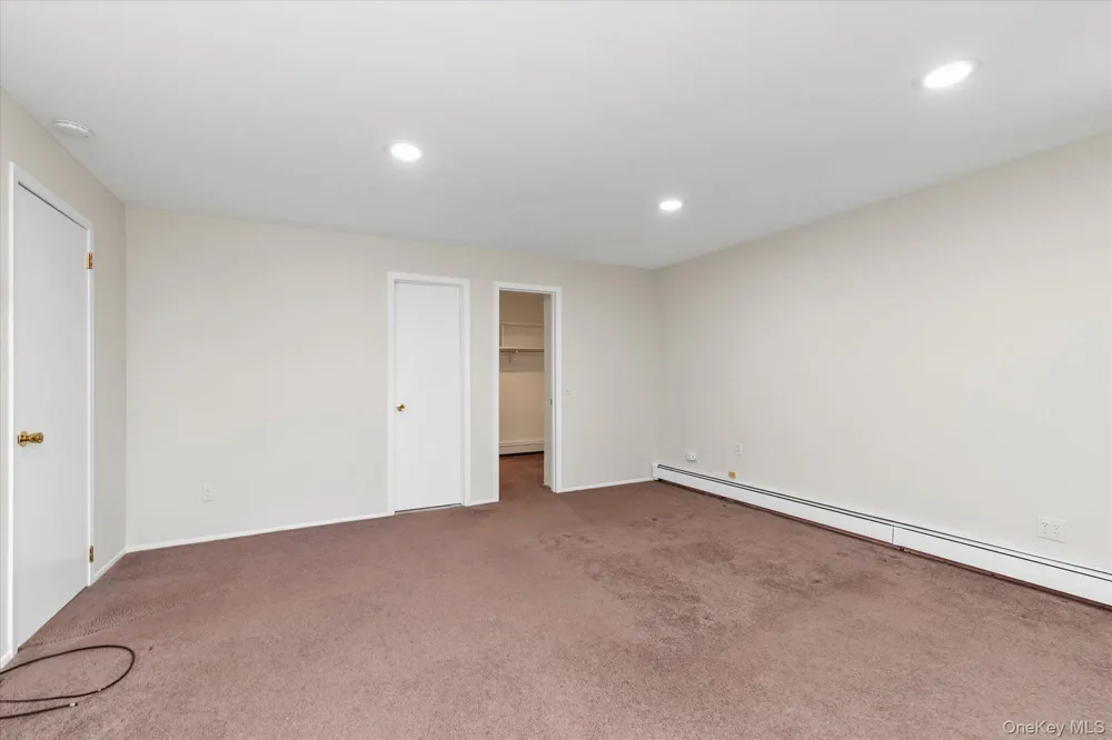 810 Ibsen Street Woodmere, NY 11598