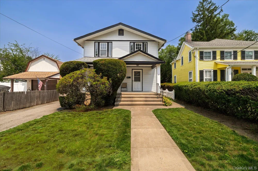 69 Grove Street Lynbrook, NY 11563