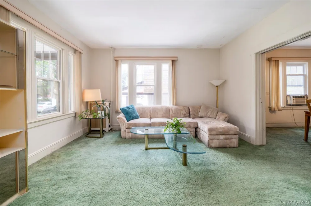 69 Grove Street Lynbrook, NY 11563
