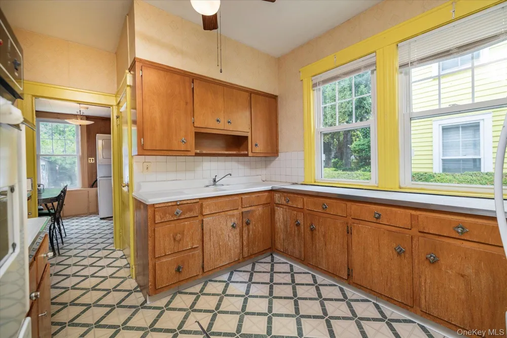 69 Grove Street Lynbrook, NY 11563