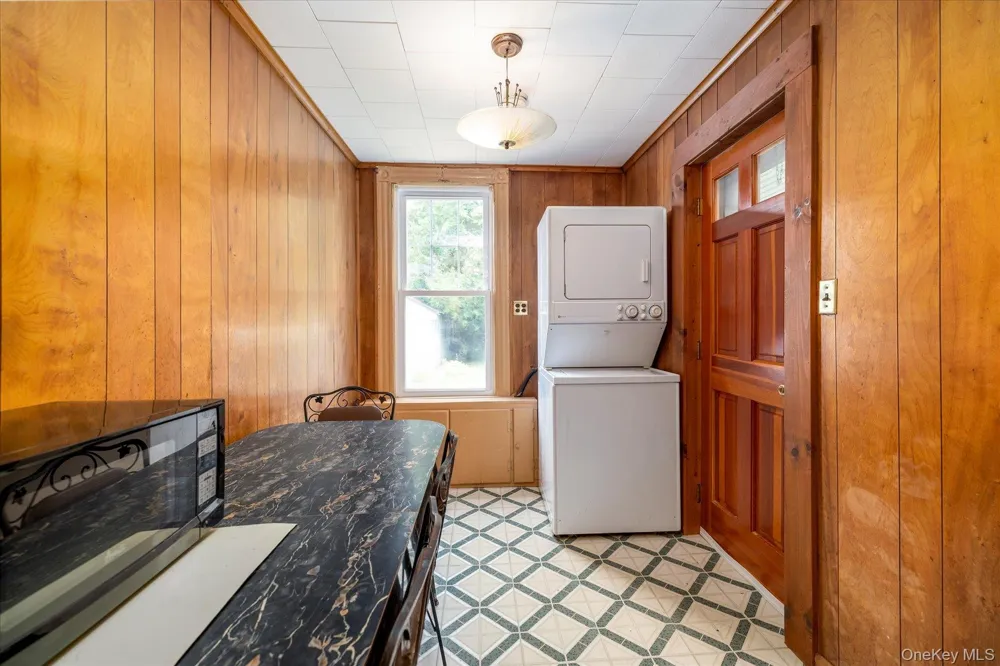 69 Grove Street Lynbrook, NY 11563