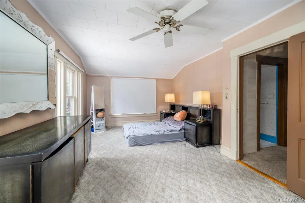 69 Grove Street Lynbrook, NY 11563