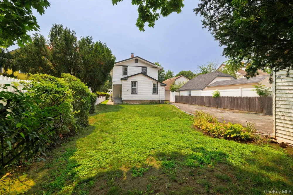 69 Grove Street Lynbrook, NY 11563