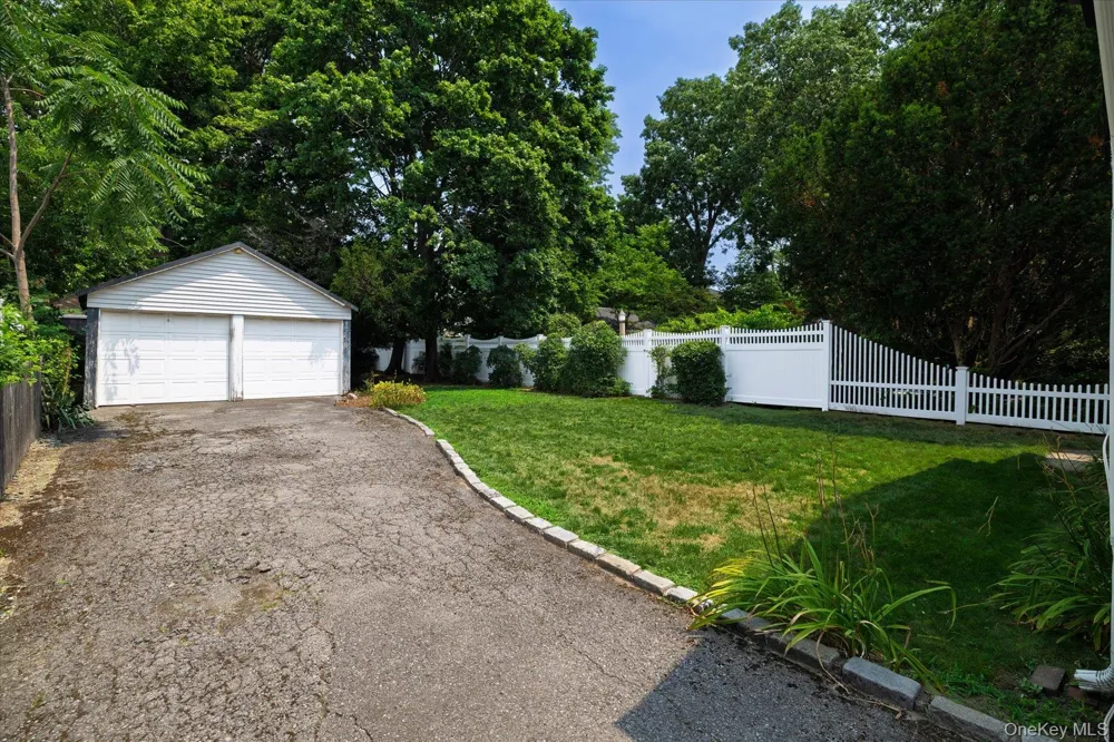 69 Grove Street Lynbrook, NY 11563
