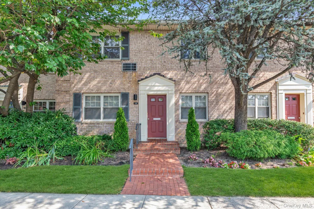 415 Merrick Road #1L Rockville Centre, NY 11570