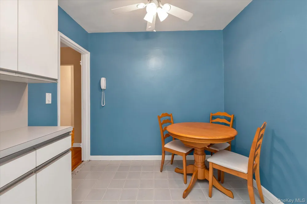 415 Merrick Road #1L Rockville Centre, NY 11570