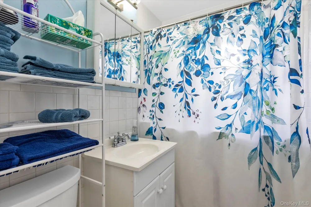 415 Merrick Road #1L Rockville Centre, NY 11570