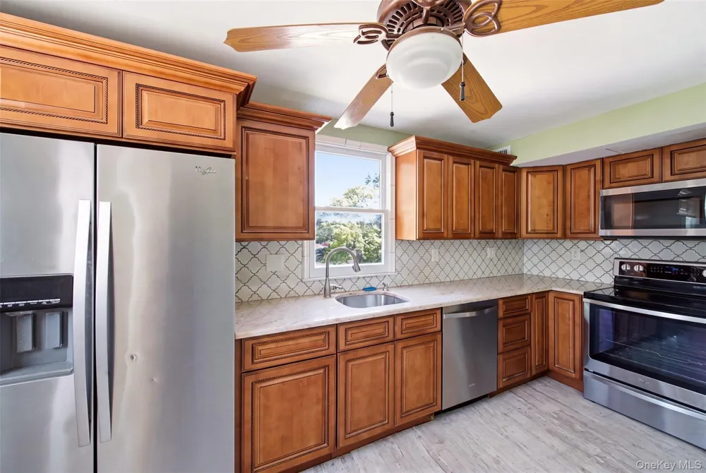 8 5th Street Bayville, NY 11709