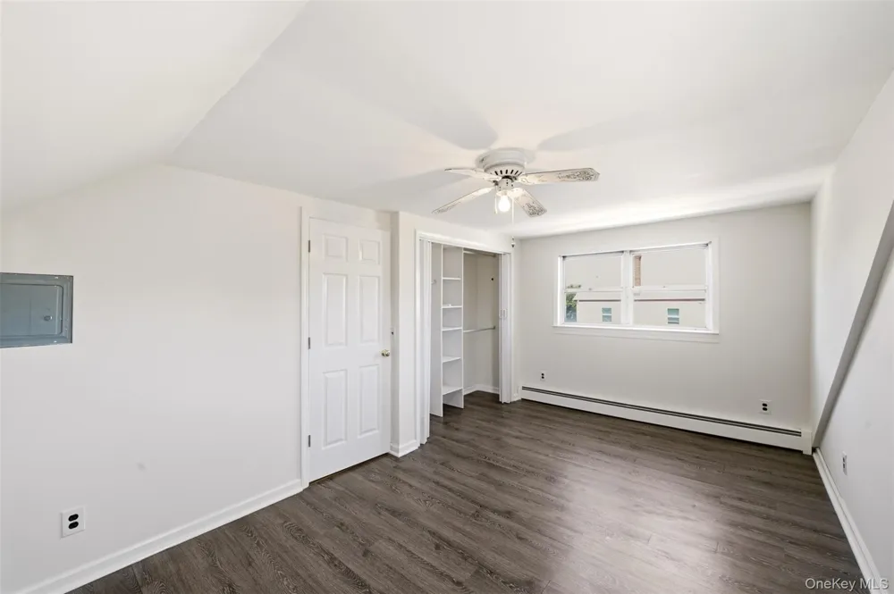8 5th Street Bayville, NY 11709