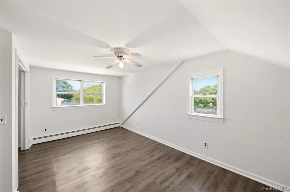 8 5th Street Bayville, NY 11709