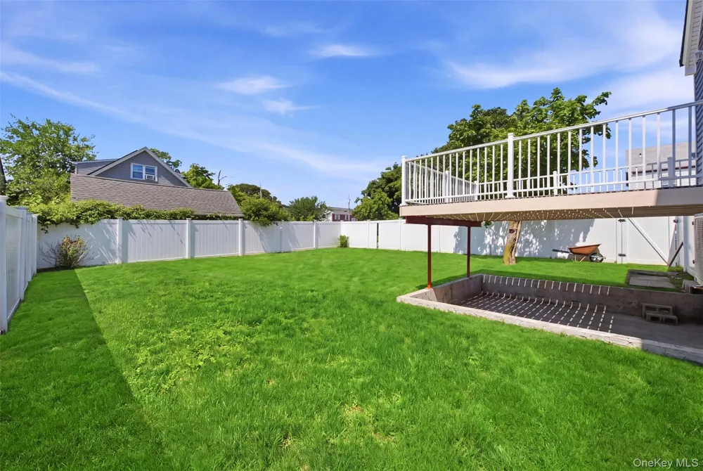 8 5th Street Bayville, NY 11709