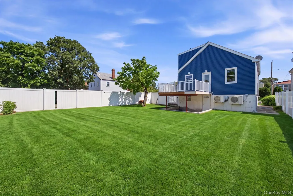 8 5th Street Bayville, NY 11709