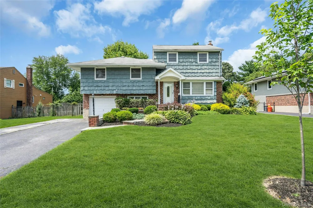 4 Crabapple Lane Commack, NY 11725
