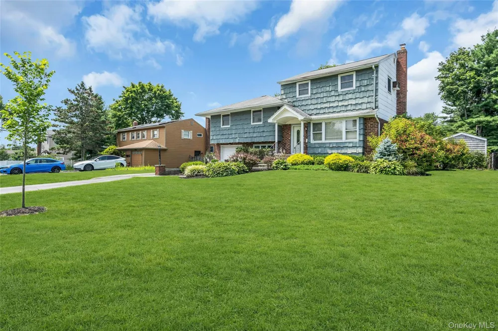 4 Crabapple Lane Commack, NY 11725