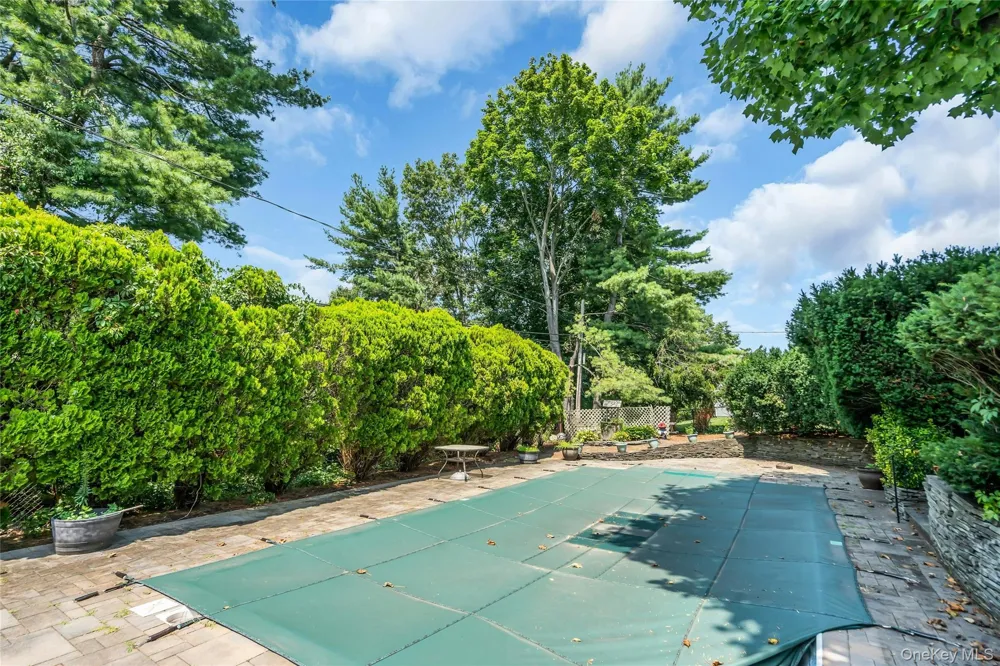 4 Crabapple Lane Commack, NY 11725