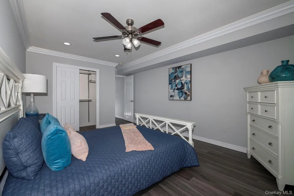 10 Mainsail Drive #1-04 Patchogue, NY 11772
