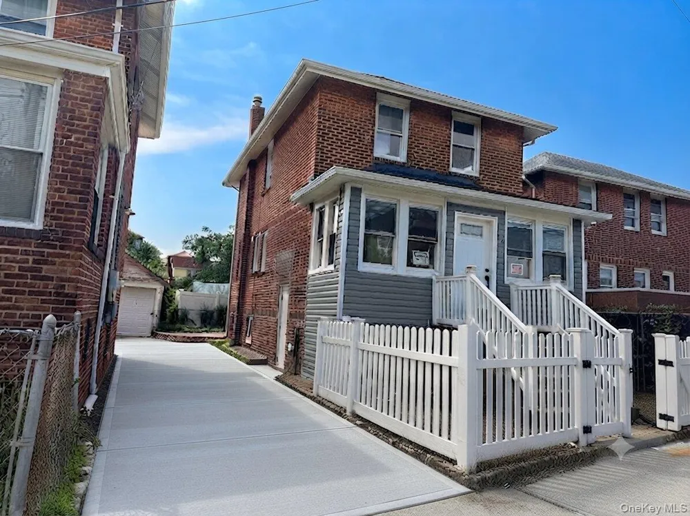 2431 Deerfield Road Far Rockaway, NY 11691