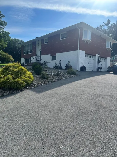 38 W Taconic Road