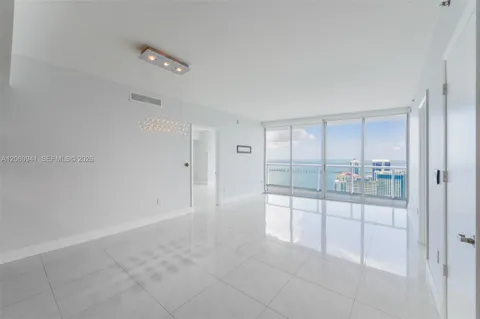 495 Brickell Ave #5205