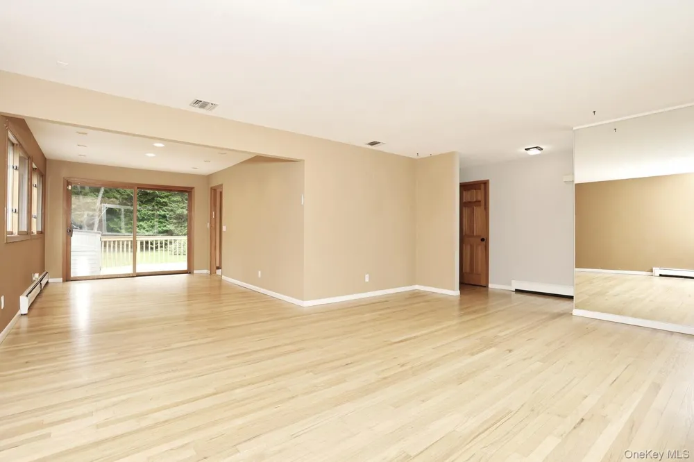 160 Pascack Road Chestnut Ridge, NY 10965