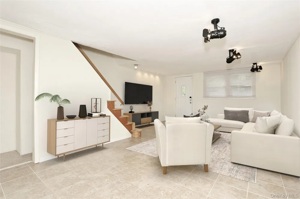 160 Pascack Road Chestnut Ridge, NY 10965