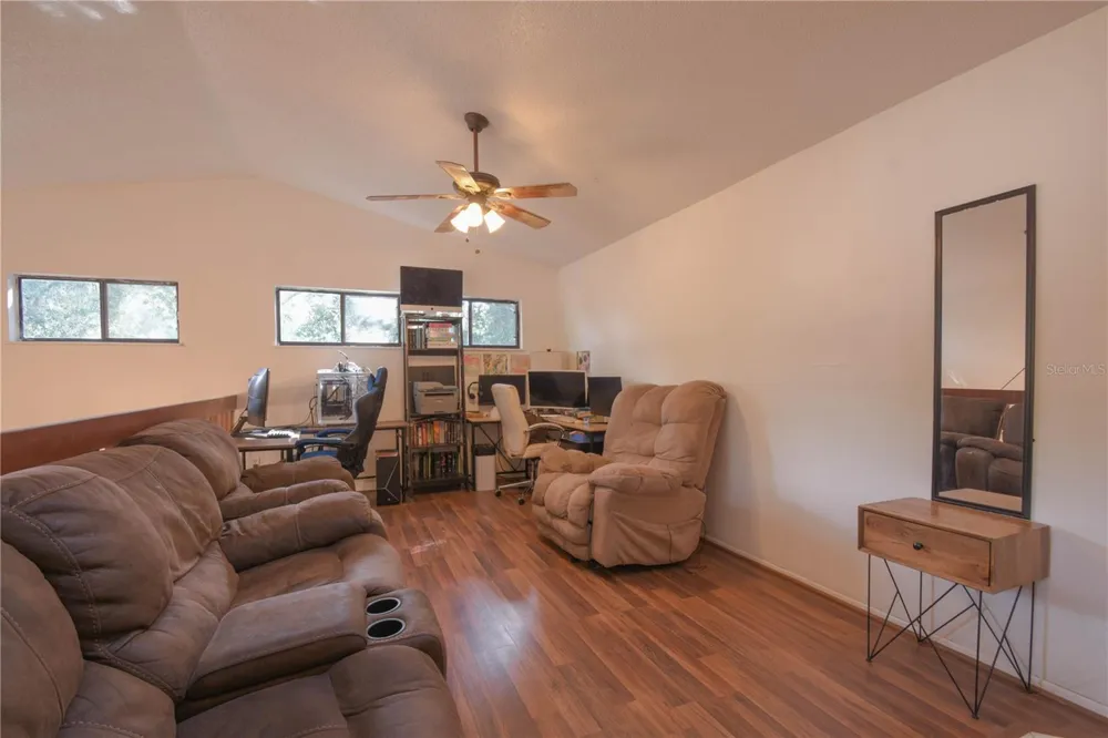 321 KIRKCALDY DRIVE Winter Springs, FL 32708