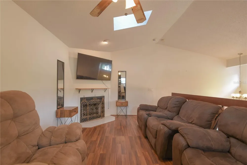 321 KIRKCALDY DRIVE Winter Springs, FL 32708