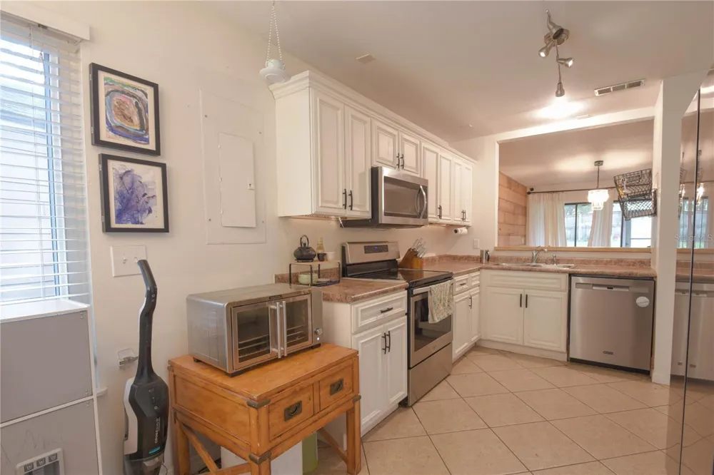 321 KIRKCALDY DRIVE Winter Springs, FL 32708
